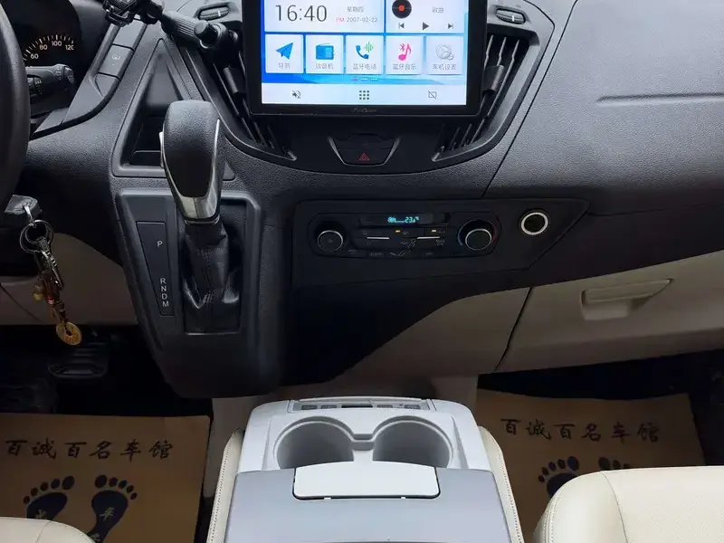 2017 Ford Tourneo с пробегом 83 600 км
