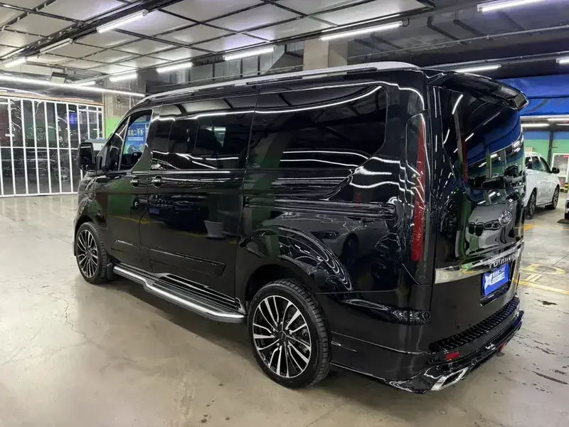 2024 Ford Tourneo с пробегом 4 800 км