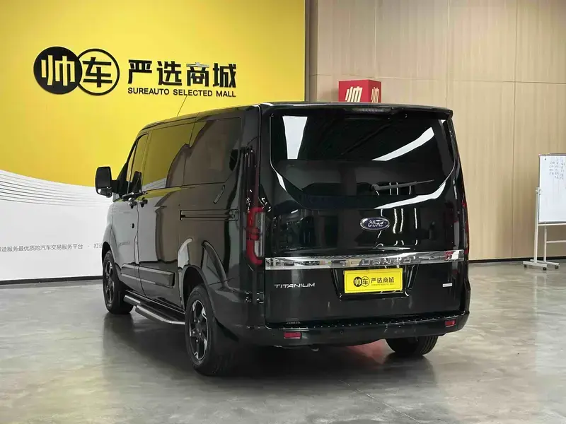 2023 Ford Tourneo с пробегом 6 000 км
