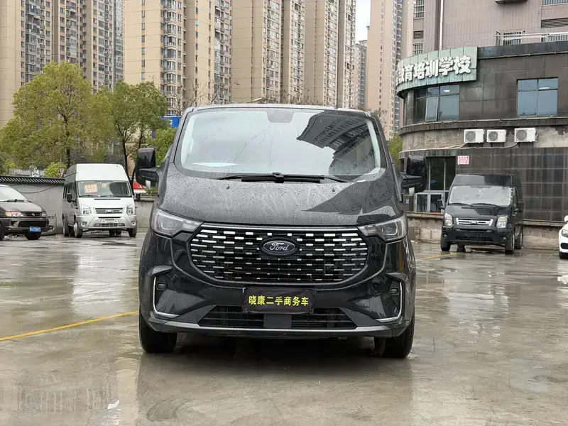 2023 Ford Tourneo с пробегом 60 000 км