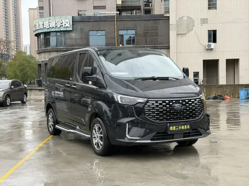 2023 Ford Tourneo с пробегом 60 000 км