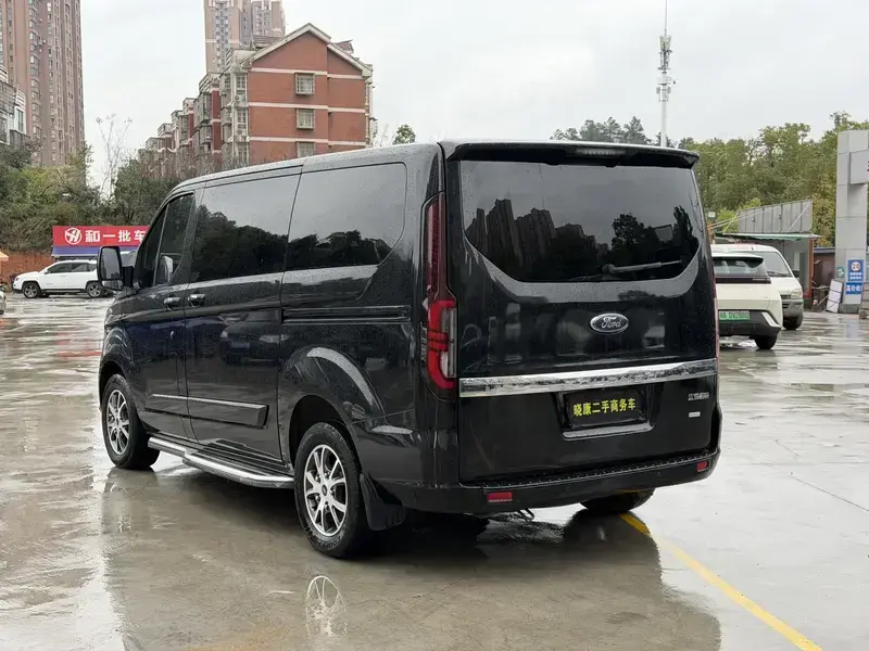 2023 Ford Tourneo с пробегом 60 000 км