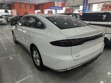 2026 Geely Galaxy Stellar 6 с пробегом 100 км