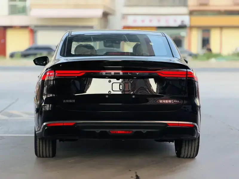 2026 Geely Galaxy Stellar 6 с пробегом 100 км