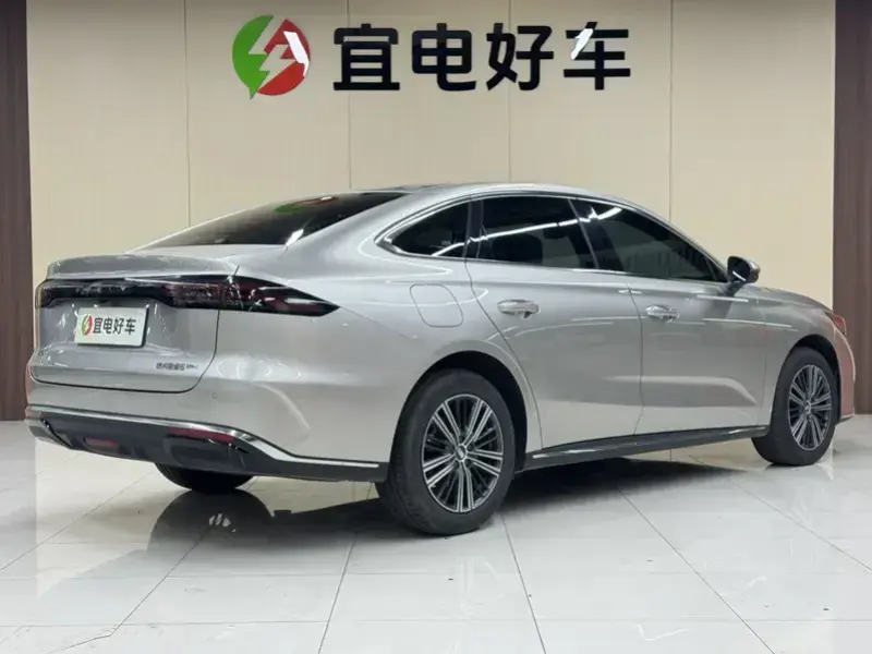 2026 Geely Galaxy Stellar 6 с пробегом 14 000 км