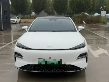 2025 Geely Galaxy Xingyao 8 с пробегом 10 000 км