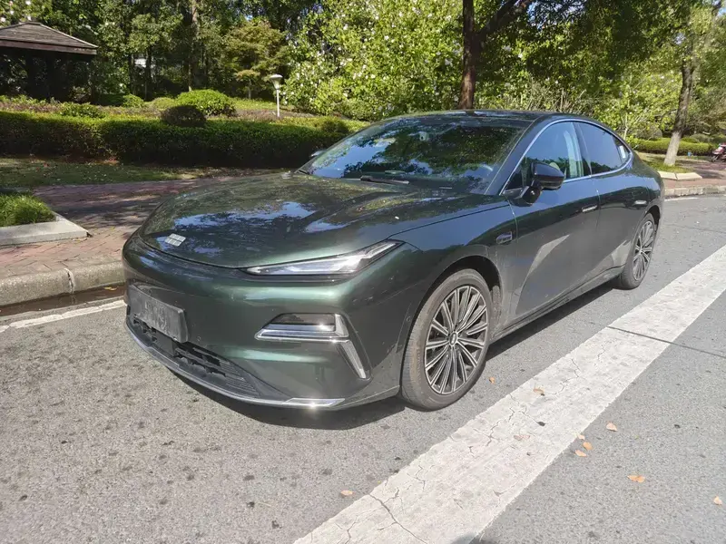 2025 Geely Galaxy Xingyao 8 с пробегом 21 000 км