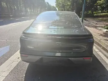 2025 Geely Galaxy Xingyao 8 с пробегом 21 000 км