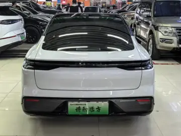 2025 Geely Galaxy Xingyao 8 с пробегом 18 000 км