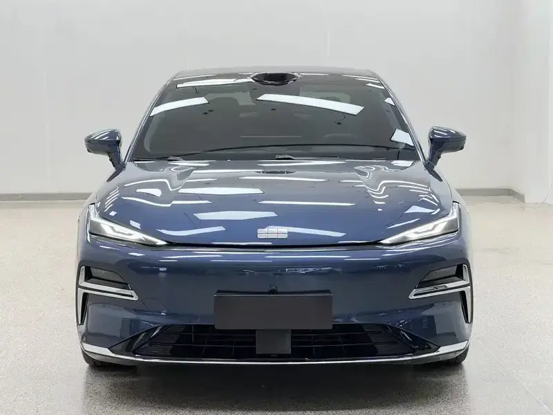 2025 Geely Galaxy Xingyao 8 с пробегом 23 000 км