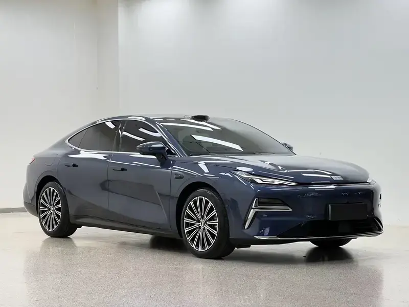 2025 Geely Galaxy Xingyao 8 с пробегом 23 000 км