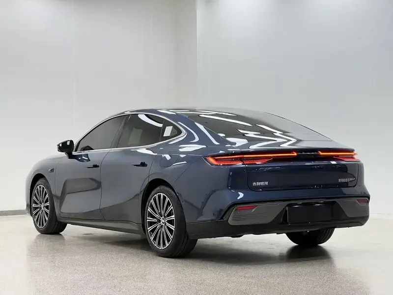 2025 Geely Galaxy Xingyao 8 с пробегом 23 000 км