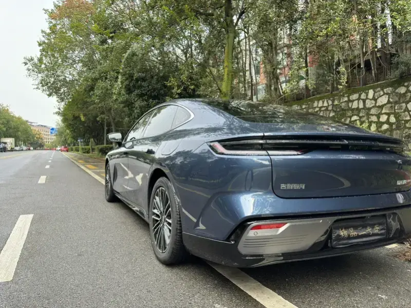 2025 Geely Galaxy Xingyao 8 с пробегом 7 200 км
