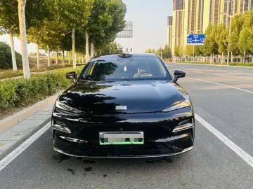2025 Geely Galaxy Xingyao 8 с пробегом 13 000 км
