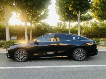2025 Geely Galaxy Xingyao 8 с пробегом 13 000 км