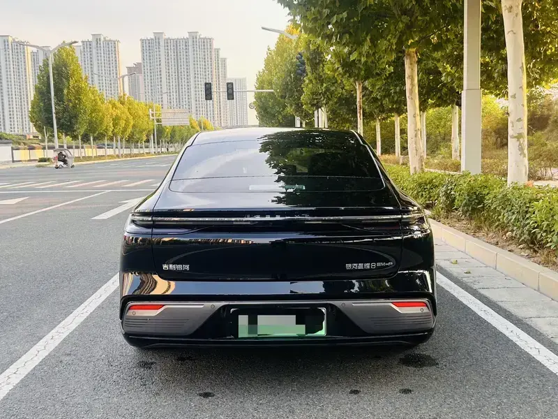 2025 Geely Galaxy Xingyao 8 с пробегом 13 000 км