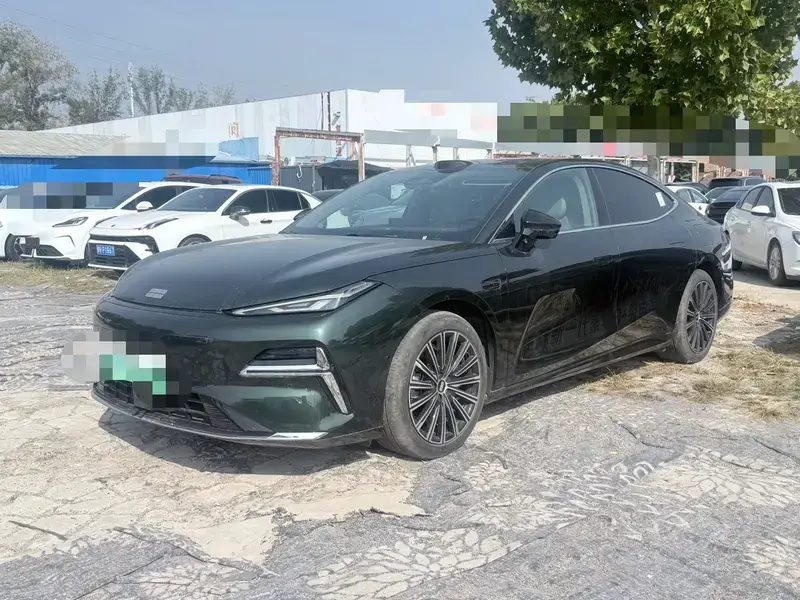 2025 Geely Galaxy Xingyao 8 с пробегом 12 000 км