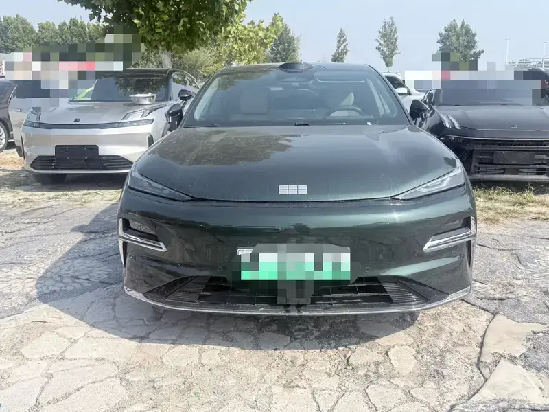 2025 Geely Galaxy Xingyao 8 с пробегом 12 000 км