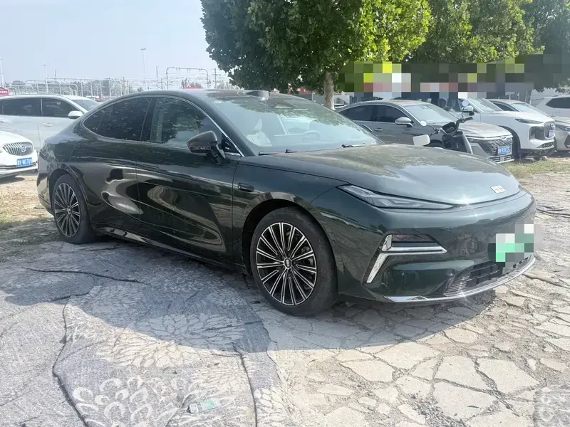 2025 Geely Galaxy Xingyao 8 с пробегом 12 000 км
