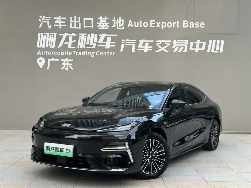 2025 Geely Galaxy Xingyao 8 с пробегом 10 000 км