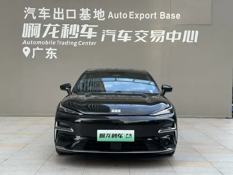 2025 Geely Galaxy Xingyao 8 с пробегом 10 000 км