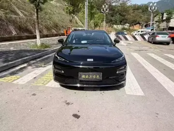 2025 Geely Galaxy Xingyao 8 с пробегом 20 000 км