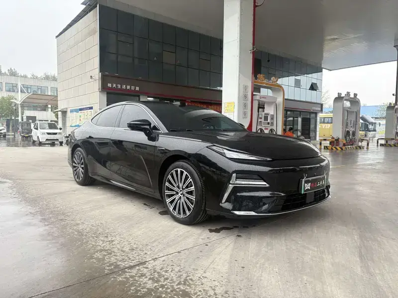 2025 Geely Galaxy Xingyao 8 с пробегом 8 000 км