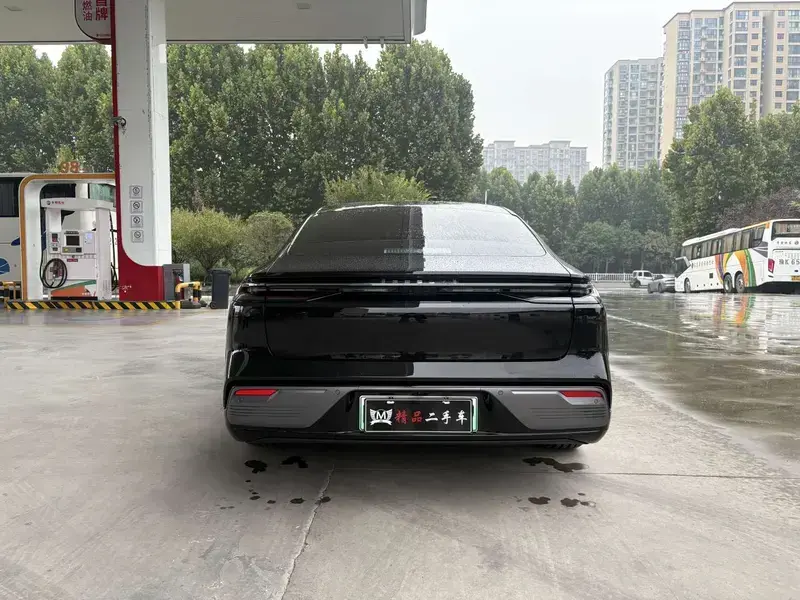 2025 Geely Galaxy Xingyao 8 с пробегом 8 000 км