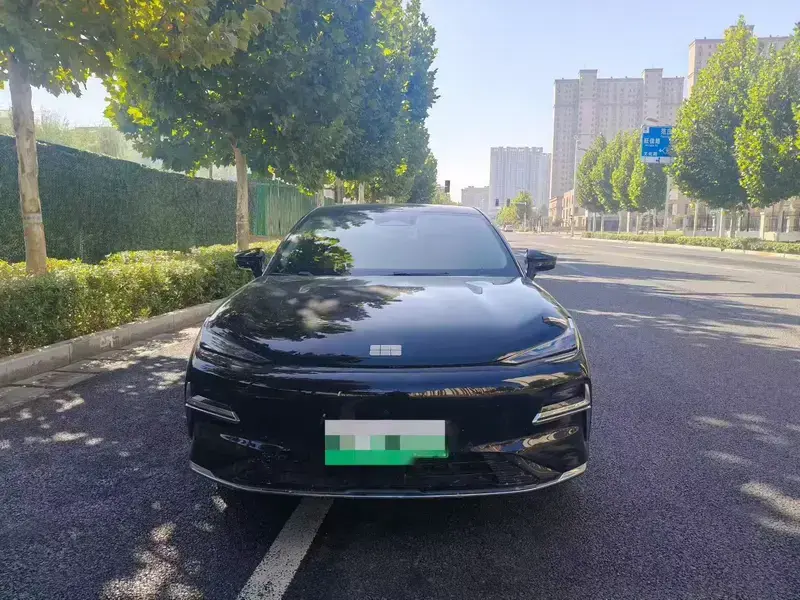 2025 Geely Galaxy Xingyao 8 с пробегом 12 000 км