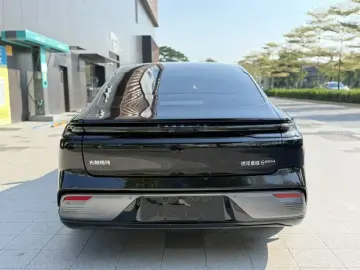 2025 Geely Galaxy Xingyao 8 с пробегом 20 000 км