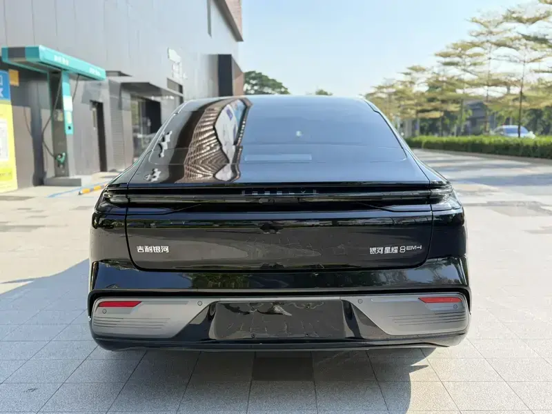2025 Geely Galaxy Xingyao 8 с пробегом 20 000 км