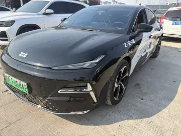 Geely Galaxy Xingyao 8