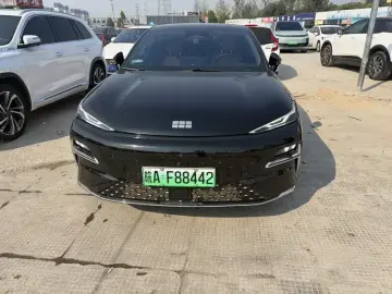 2025 Geely Galaxy Xingyao 8 с пробегом 30 000 км