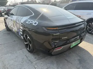 2025 Geely Galaxy Xingyao 8 с пробегом 30 000 км