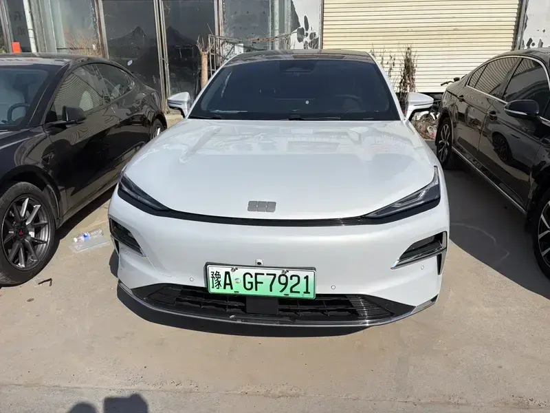 2025 Geely Galaxy Xingyao 8 с пробегом 20 000 км