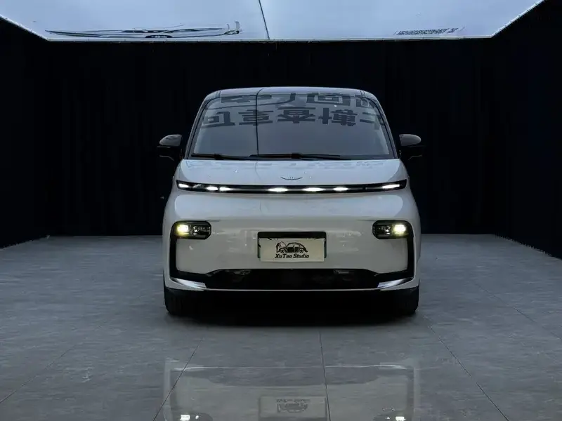 2025 Geely Yizhen L380 с пробегом 58 000 км
