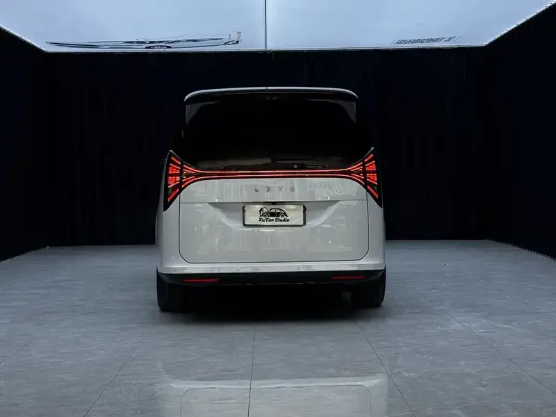 2025 Geely Yizhen L380 с пробегом 58 000 км
