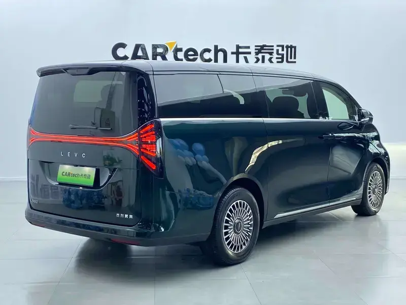 2025 Geely Yizhen L380 с пробегом 11 000 км