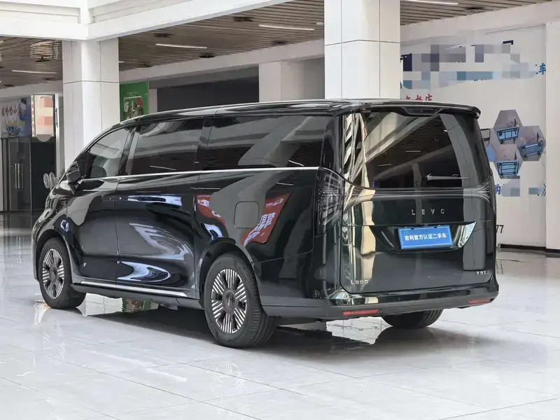 2024 Geely Yizhen L380 с пробегом 17 500 км