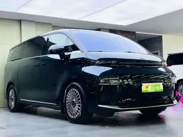 2025 Geely Yizhen L380 с пробегом 5 000 км