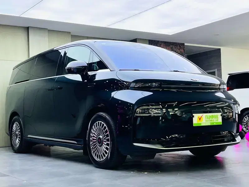 2025 Geely Yizhen L380 с пробегом 5 000 км