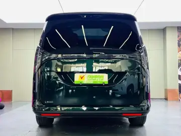 2025 Geely Yizhen L380 с пробегом 5 000 км