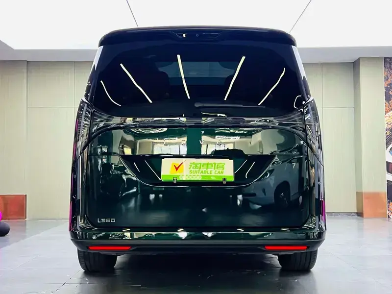 2025 Geely Yizhen L380 с пробегом 5 000 км