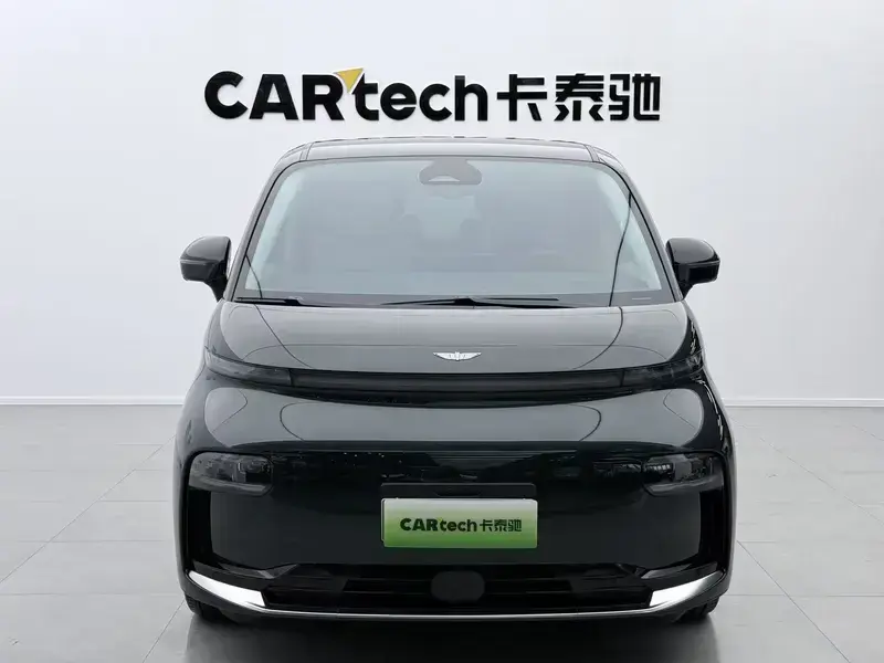 2025 Geely Yizhen L380 с пробегом 10 500 км
