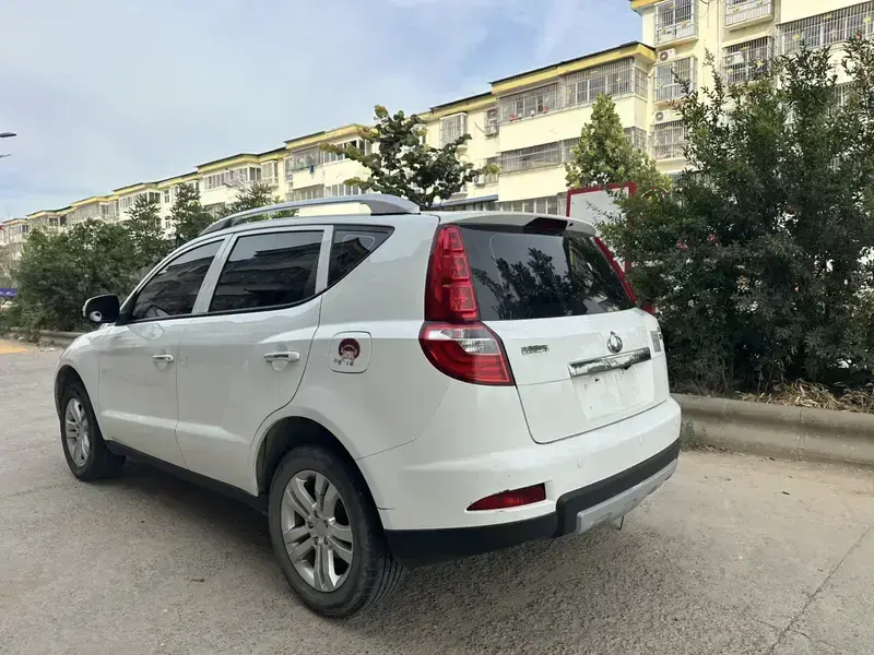 2015 Geely GX7 с пробегом 54 000 км