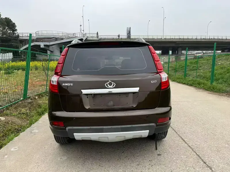 2014 Geely GX7 с пробегом 90 000 км