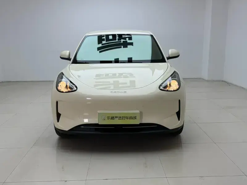 2025 Geely Starry Wish с пробегом 15 000 км