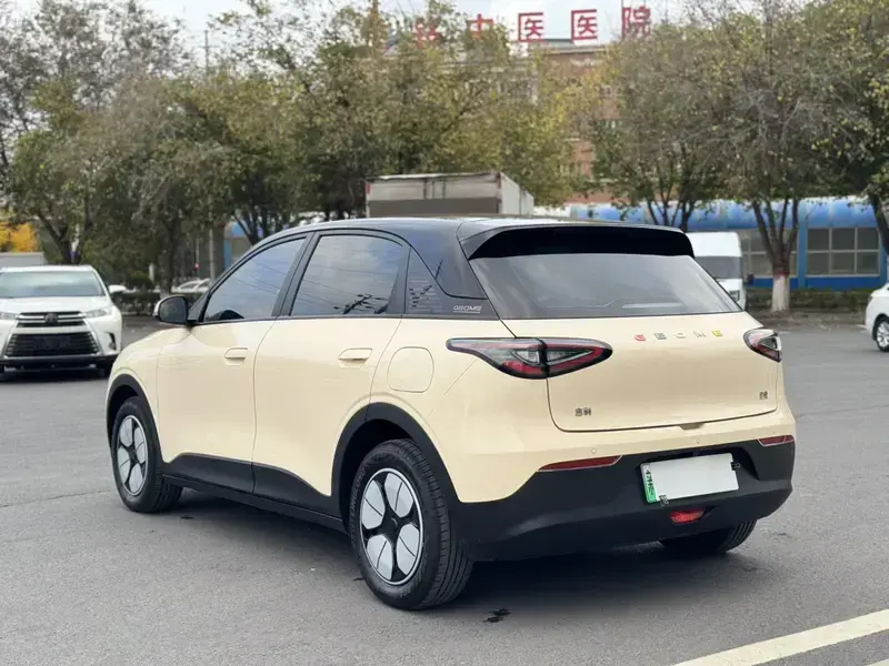 2025 Geely Starry Wish с пробегом 27 000 км
