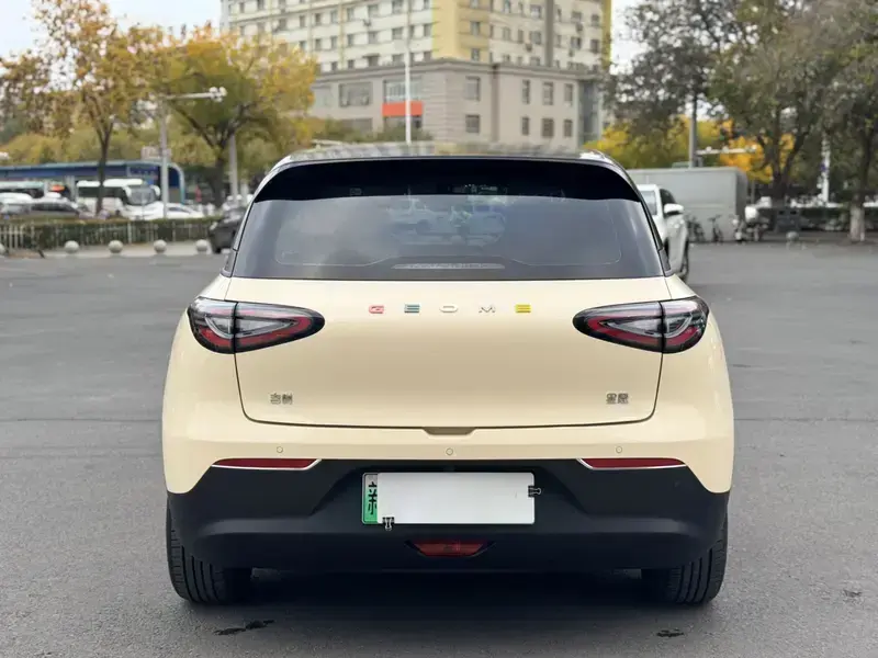 2025 Geely Starry Wish с пробегом 27 000 км