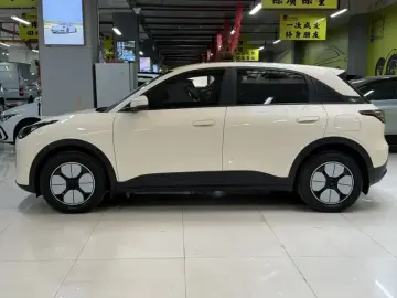 2025 Geely Starry Wish с пробегом 12 000 км
